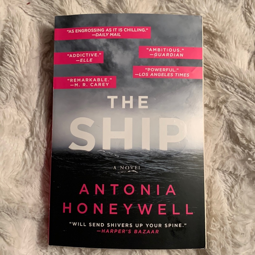 ⭐️2/$12⭐️The Ship